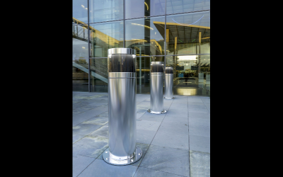 Bullard Bollards. BB-SUXPL-GLC-SC40. Sioux Polo ILLUMINATED Security & Safety Bollards.