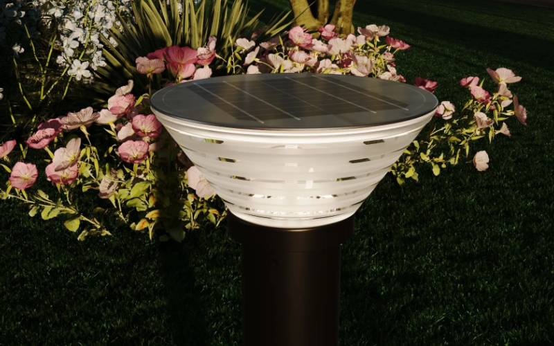 Bullard Bollards. ADA E45 SOLAR BOLLARD.