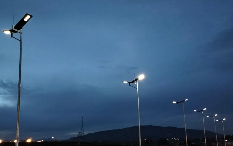 Bullard Bollards. AOSPRO 30 I N T E G R A TED SOLAR STREET LIGHT.