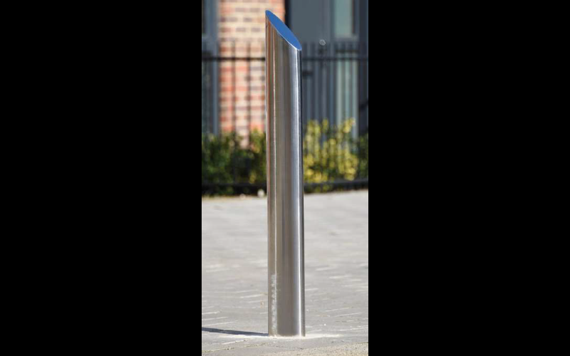 Bullard Bollards. Art 13 SLOPE TOP SECURITY BOLLARD.