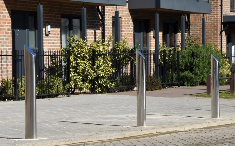 Bullard Bollards. Art 13 SLOPE TOP SECURITY BOLLARD.
