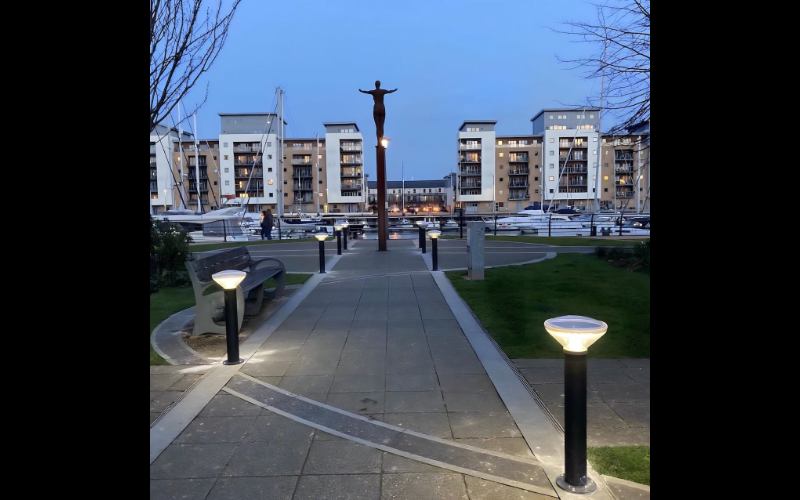Bullard Solar. BS-VSNB45-SLX. VISION B45 VANDAL RESISTANT SOLAR BOLLARD.
