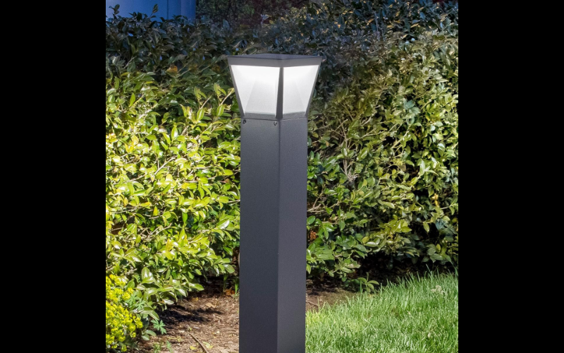 Beacon. RBD. RATIO Bollard SQUARE.