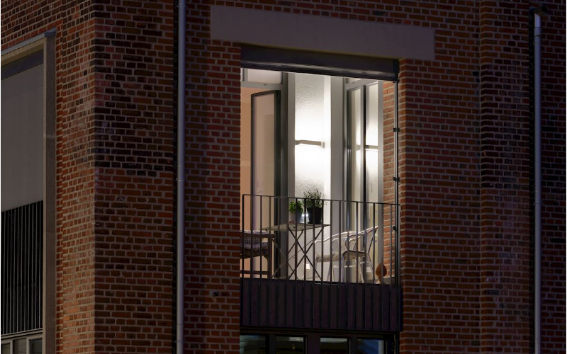 Bega US. 33 341. Wall luminaire Light emission on two sides.