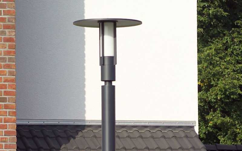 Bega US. 77 120. Pole-top luminaire Symmetric.