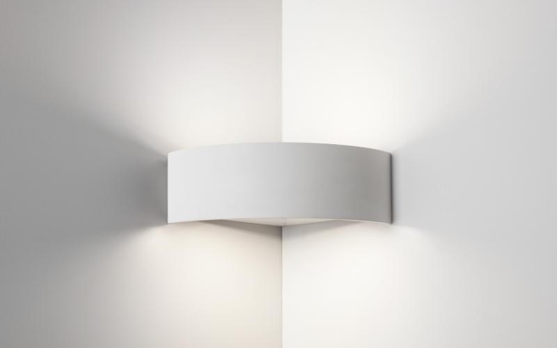 BYIBA Light. BY-2483B-9010. CHIGLIA ANGLE (wall).