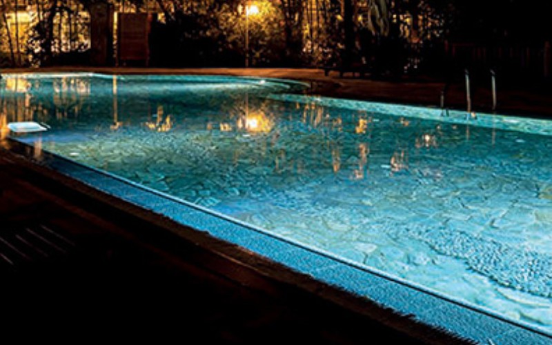 Designplan. Mini Dolphin LED Underwater Spotlight Static or Tunable, RGBW IP68.