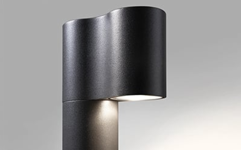 Designplan. Intono B 1.0 LED Bollard, 4.9'' x 11.8'' height, 9W, 331 lm, IP66.