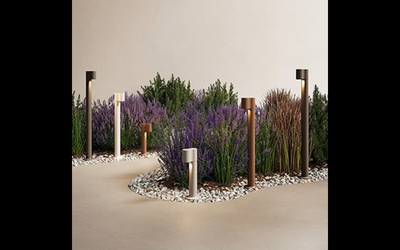 Designplan. Intono B 1.0 LED Bollard, 4.9'' x 11.8'' height, 9W, 331 lm, IP66.