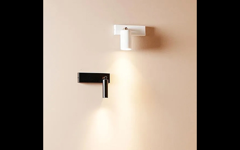 Designplan. Punto Di Vista Su Rettangolo Adj. Cylindrical Wall Lamp, Ø1.2'' x 3.94'' h, 375 lm, IP20.