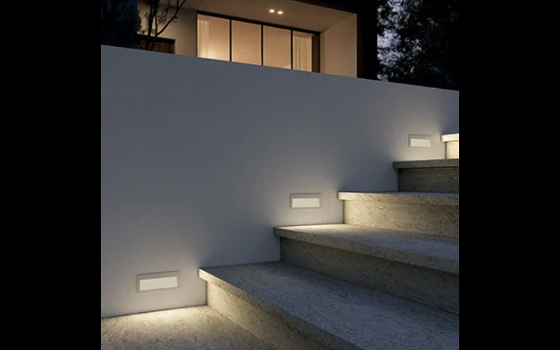Designplan. Tasca Recessed Wall LED Steplight, 7.8'' x 3.2'', 3.6W, 315 lm, IP65.