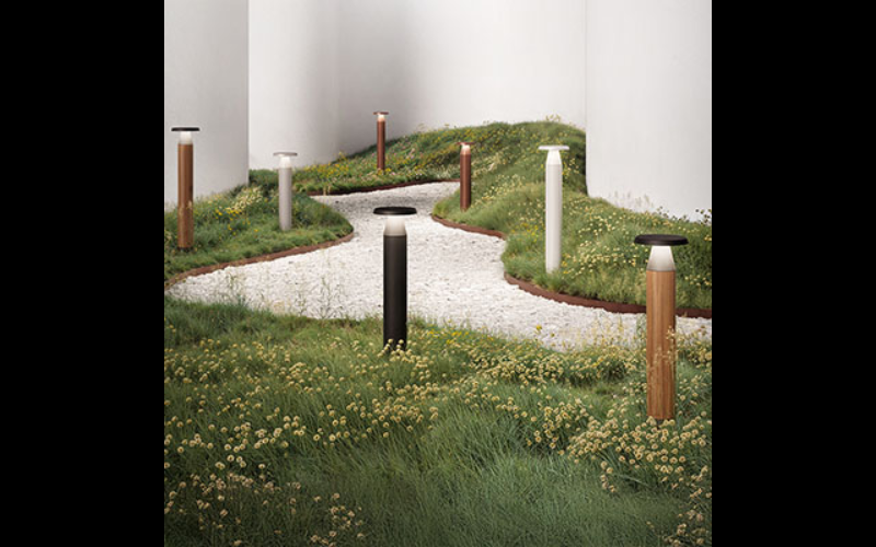 Designplan. Olo Wood 1.1 LED Bollard, Weather-Resistant Teak, Ø8.1'' x 39.4'', 14W-180°-1460 lm, 19W-360°-2057 lm, IP66.