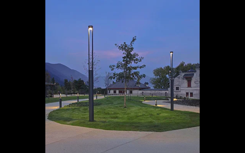 Designplan. MOK Bollard 3300, 360° Emission, Ø6.6'' x 130.1'', 22W, 1585 lm, IP65, IP68.