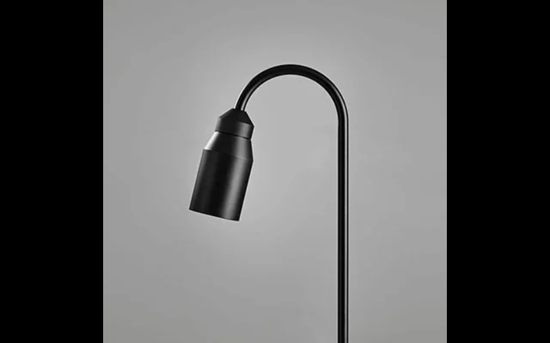 Designplan. Muse Spot 03 Bend-Shape Stem 31.5'' LED, Ø2.0'' x 4.1'' Head, 5.8W, 455 lm, IP65.