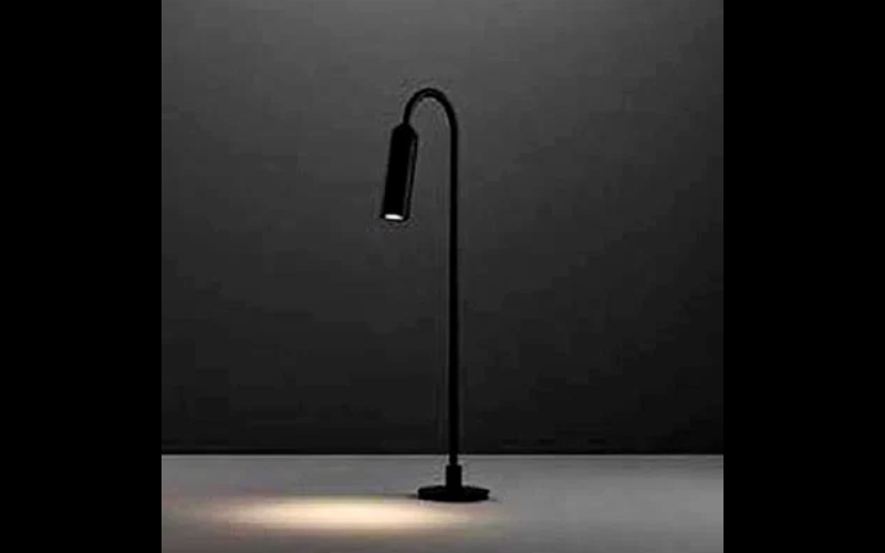 Designplan. Muse Spot 02 Bend-Shape Stem 19.7'' LED, Ø1.4'' x 4.9'' Head, 2W, 236 lm, IP65.