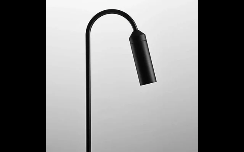 Designplan. Muse Spot 02 Bend-Shape Stem 19.7'' LED, Ø1.4'' x 4.9'' Head, 2W, 236 lm, IP65.
