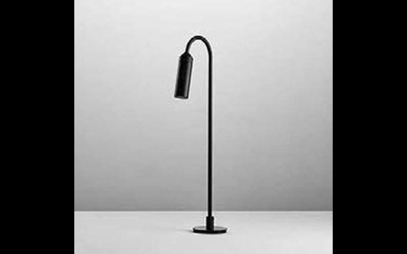 Designplan. Muse Spot 02 Bend-Shape Stem 31.5'' LED, Ø1.4'' x 4.9'' Head, 2W, 236 lm, IP65.