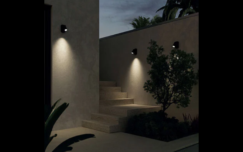 Designplan. Muse Turn Box Spot 03 LED Wall Mount, Ø2.0'' x 4.1'' Head, 5.8W, 234 lm, IP65.