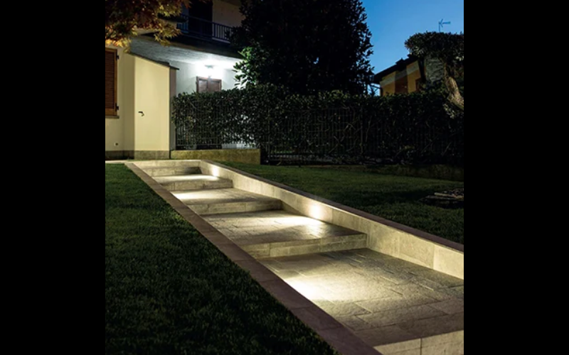 Designplan. UOP Recessed Wall or In-Grade Uplight LED, Walkover, Ø3.2'', 2W, 164 lm, IP67.