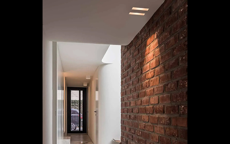 Designplan. Boa Ceiling Trimless Recessed LED, 5.6'' l x 1.7'', 7W, 520 lm, IP20.
