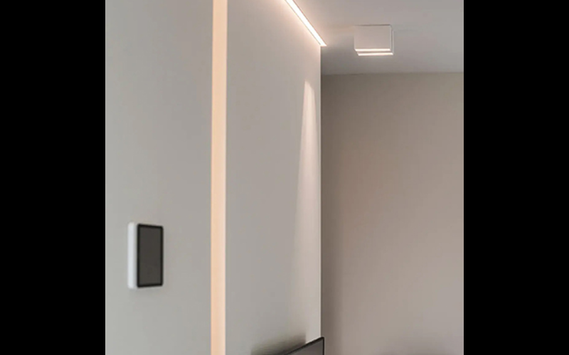 Designplan. Boa Ceiling Surface LED, 5.9'' l x 3.9'', 7W, 520 lm, IP20.