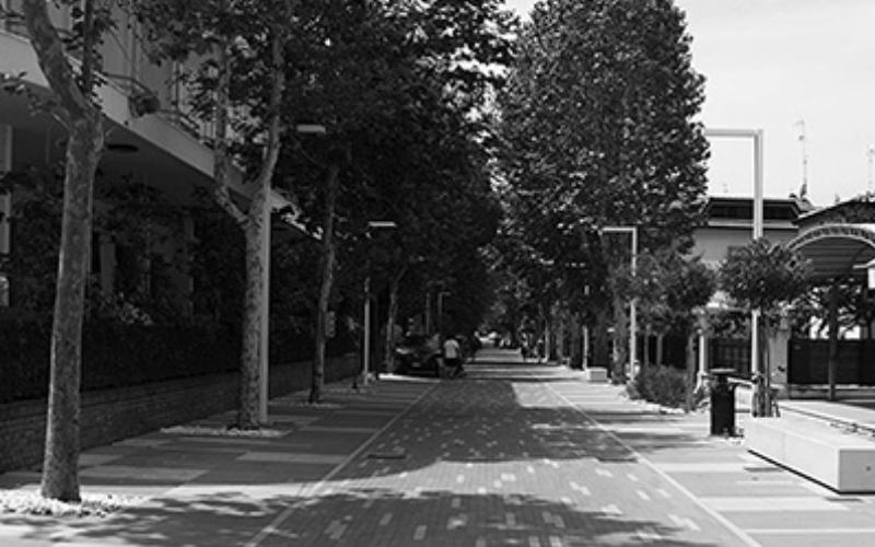 Designplan. LINEA LED Bollard, 11.8'' x 35.4'' h, 11.2W, Integral, IP66.