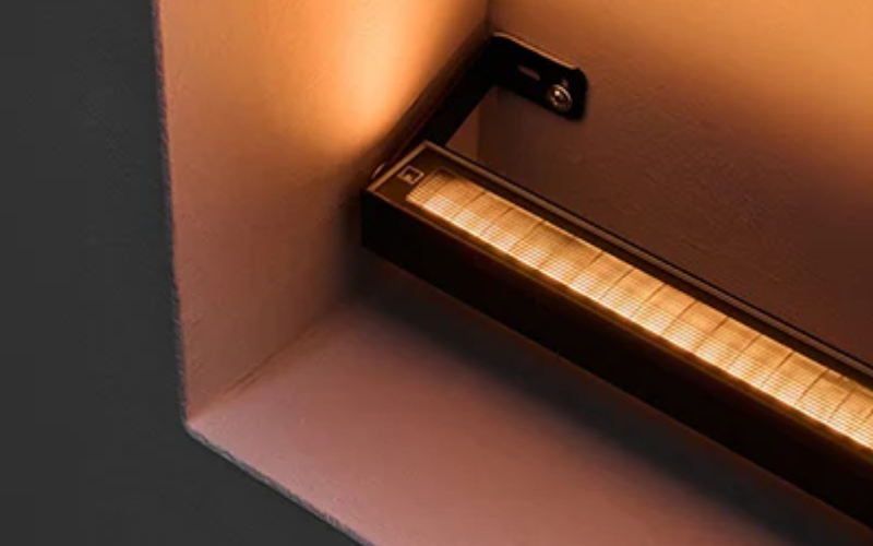 Designplan. Neva Mini Pro 6 Surface Mt Linear LED, 9W, Tunable White, 670 lm, IP66/IP67.