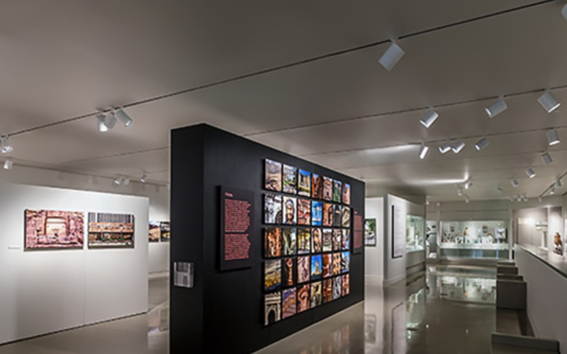 Edison Price. IDM-MX-XTM-OG. Maxima Narrow Spot Ring Baffle Track Mounted LED 9° Enhanced Glare Control Spotlight Xicato Integral Dimmer.