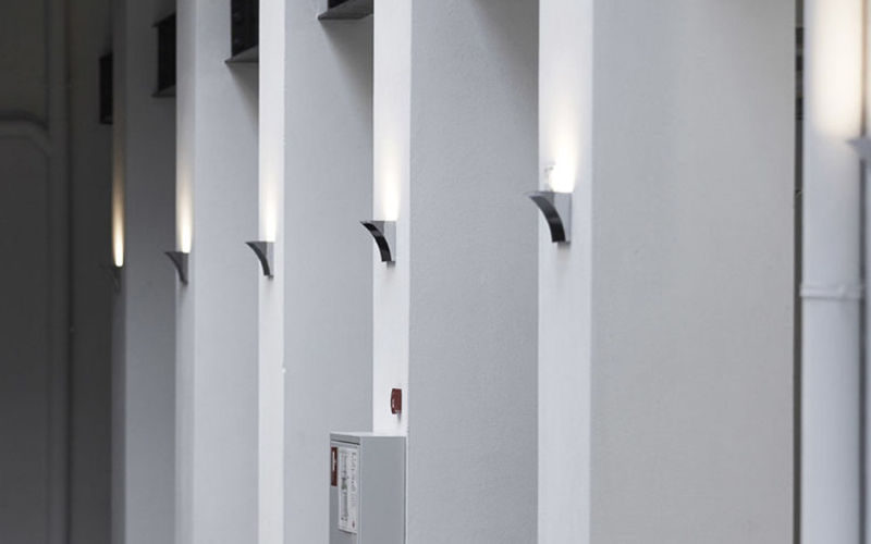 Flos Decorative. Pochette - ADA Dimmable Wall Sconce.