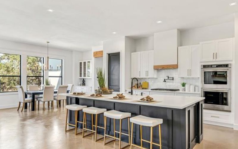 Juno. WF4/WF6. Contractor Select WF4 & WF6 ALO + SWW5 4'' & 6'' Flat LED Square Wafers.