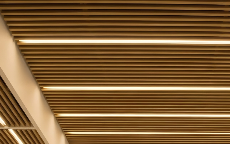 LLI Architectural Lighting. LLI-SQRL. SQUARE LOUVER EXTRUSION + LED TAPELIGHT.