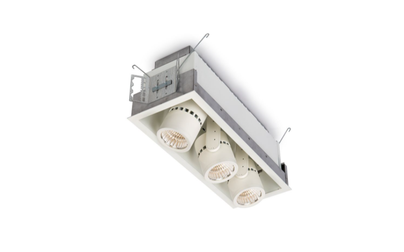Lightolier. LLAVRM. Alcyon LED Vertical Recessed Multiples.