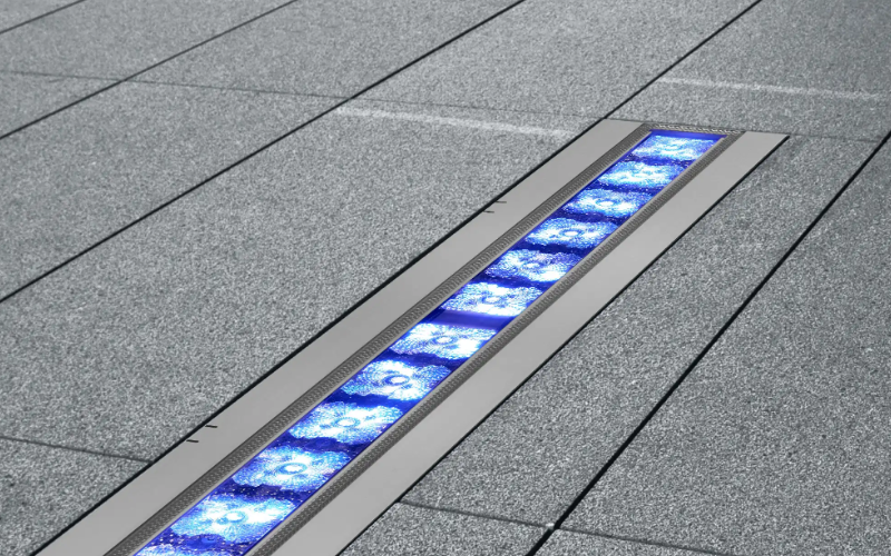 Lumenpulse. LFMI. Lumenfacade Max Inground COLOR CHANGING.