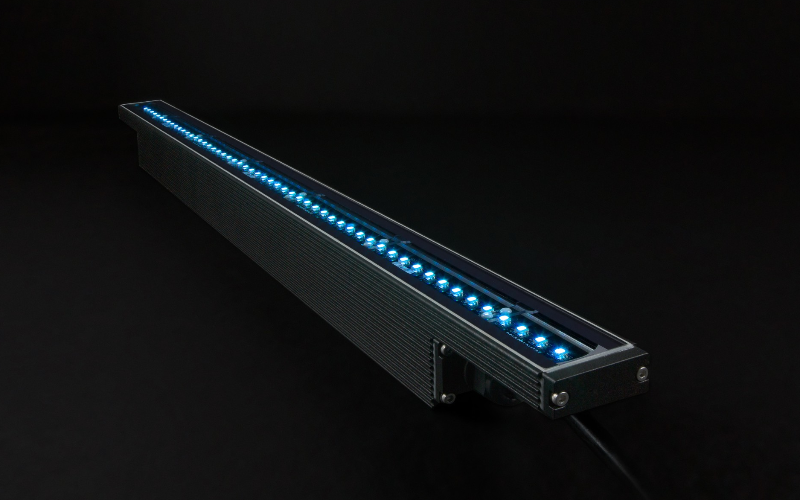 Lumenpulse. LXT. Lumencove XT Colour Changing.