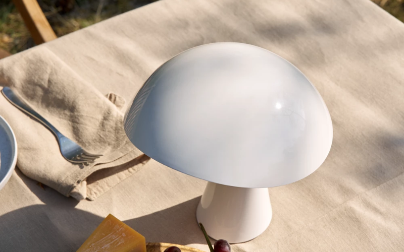 Louis Poulsen. Rumee 220 Portable Lamp.