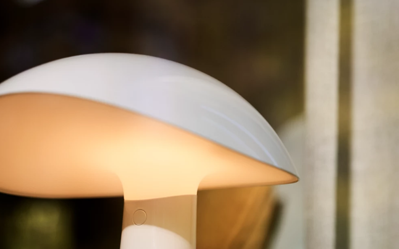 Louis Poulsen. Rumee 220 Portable Lamp.