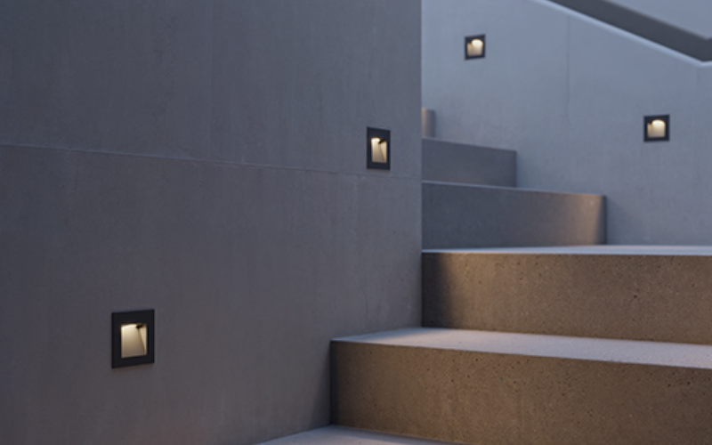 Lumenwerx. CGUI. COMPASS GUIDE RECESSED WALL.