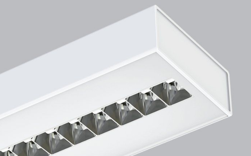 Lumenwerx. MEDD. MEDIUS LED PENDANT DIRECT CHROMAWERX TUNABLE WHITE AND DIM TO WARM.