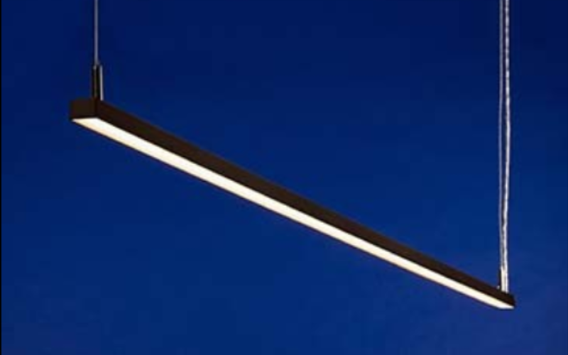 Q-Tran. VERS-02-SK-DW. VERS-PROUD-SK (01) Linear  Suspended Dynamic White.