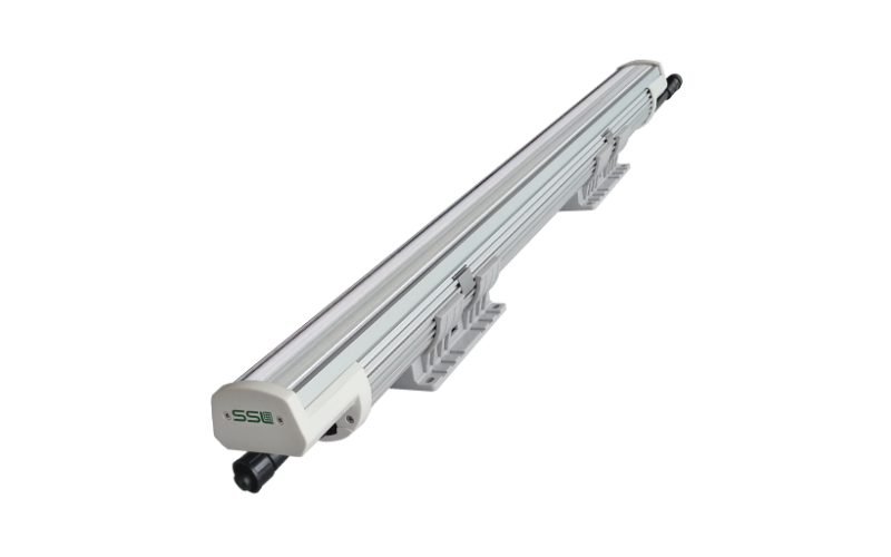 Solid State Luminaires. ECVLWET-250. eCoveline Wet-250 Low Lumen Linear LED.
