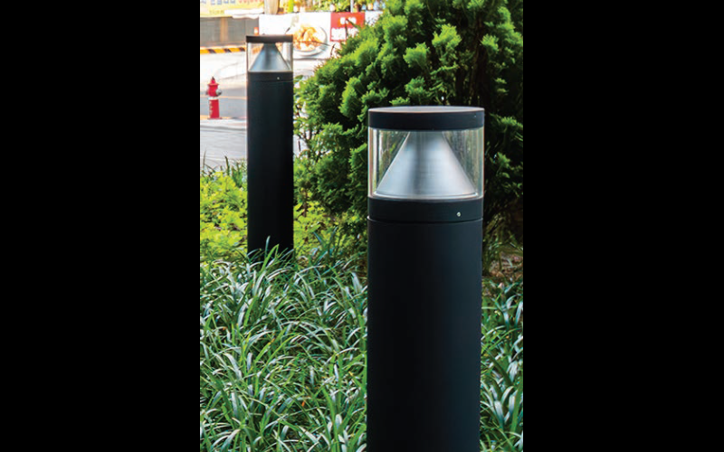 Structura. NAVI. Illuminated Aluminum Bollard.