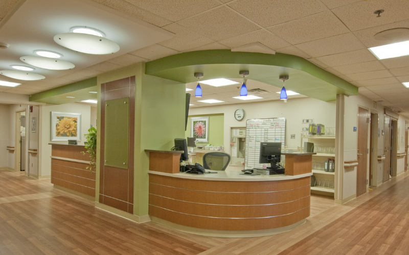 Visa Lighting. CM1680. Ovation 24.