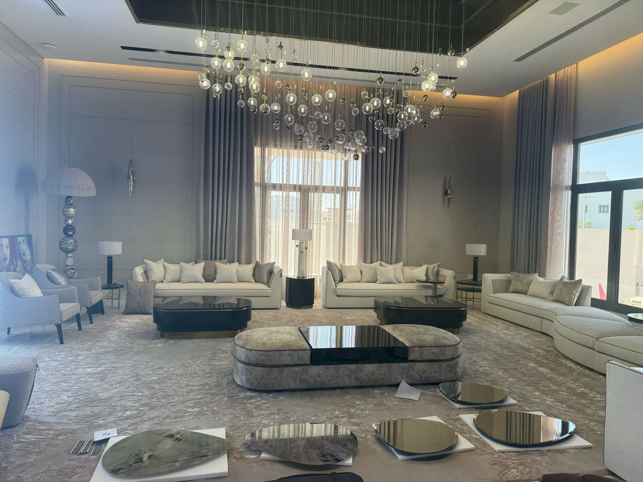 Cerchio Lighting A Luxury Hotel Lounge