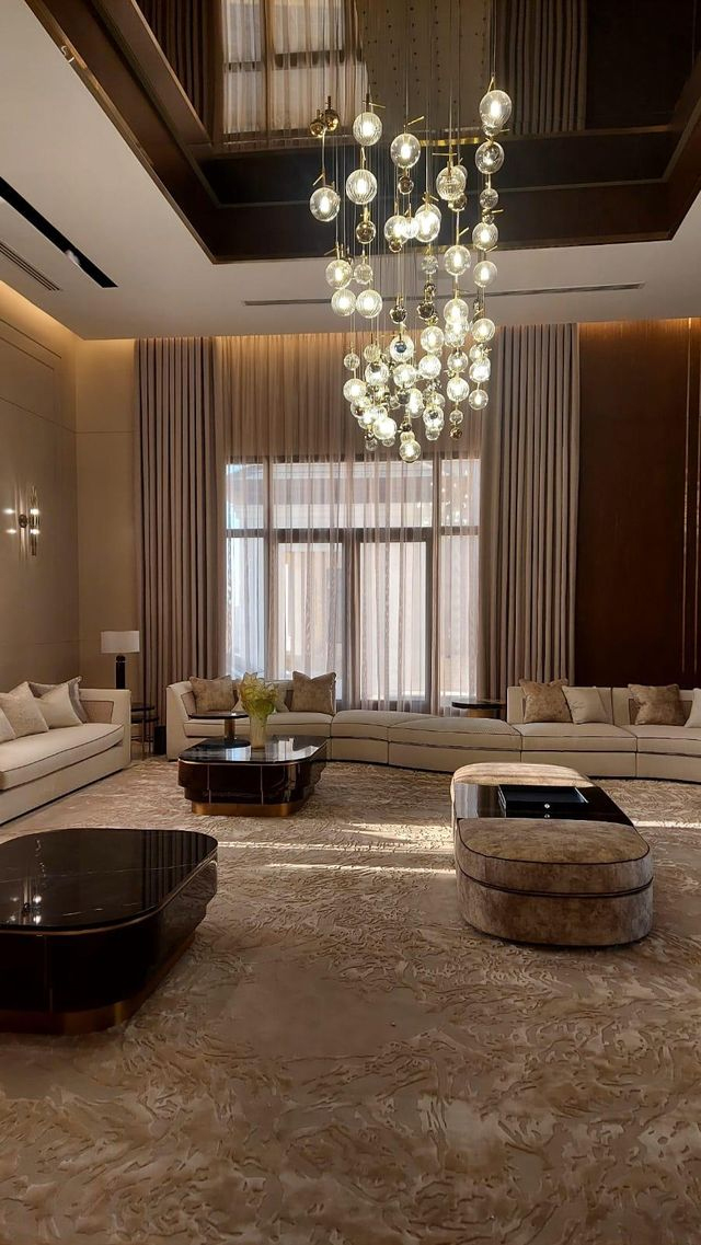 Cerchio Lighting A Luxury Hotel Lounge