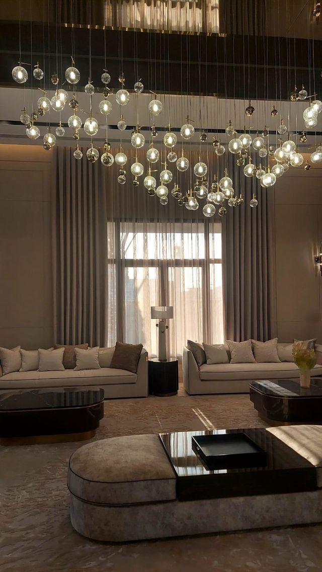 Cerchio Lighting A Luxury Hotel Lounge