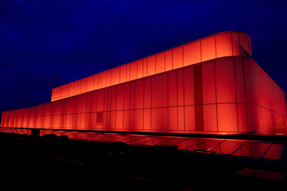 Color Kinetics A Living Facade