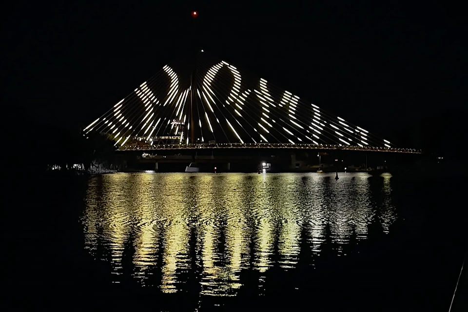 Color Kinetics Boorloo Bridge