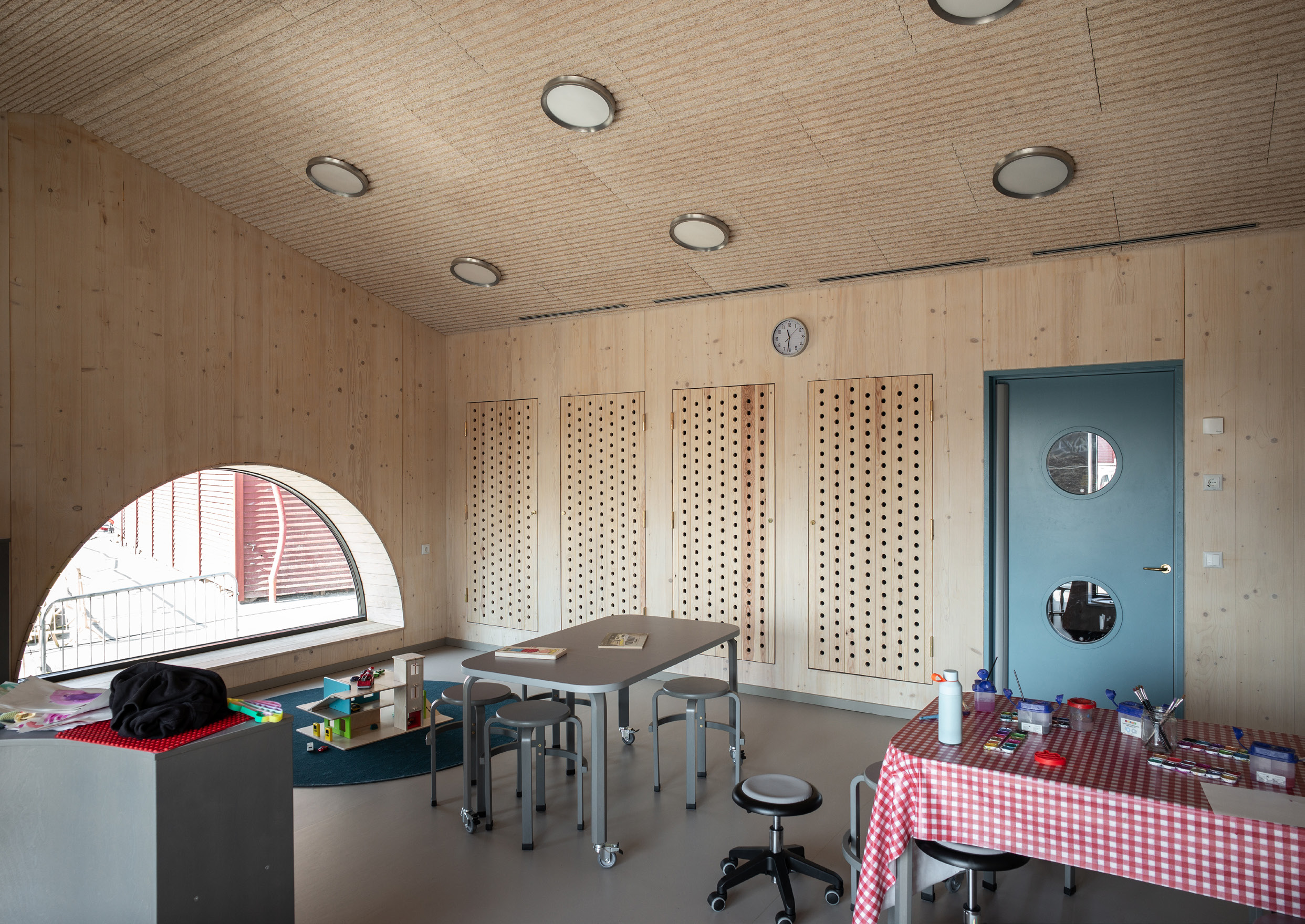 F-L Lighting Kindergarten Academy