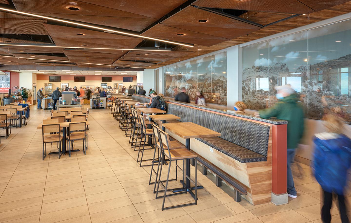 Finelite Pike's Peak Summit Complex