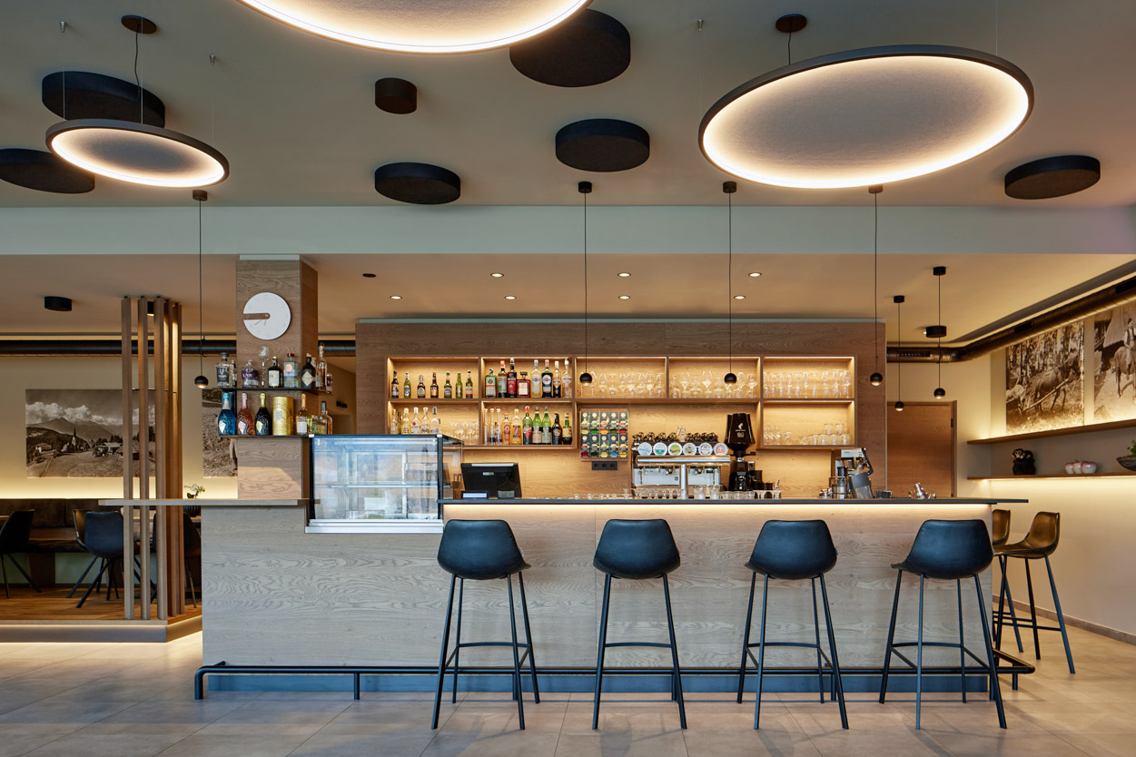 Intra Lighting Bistro Mesner